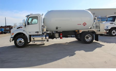 3,499 Gallon Blueline Bobtail Driver Side View