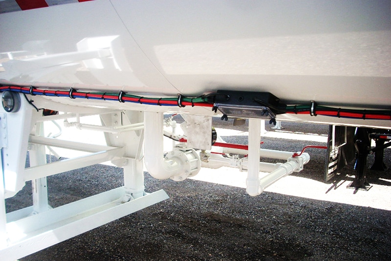 CO2 Portable Storage Transport with Trailer Relief Valves and Hoses | Westmor Industries