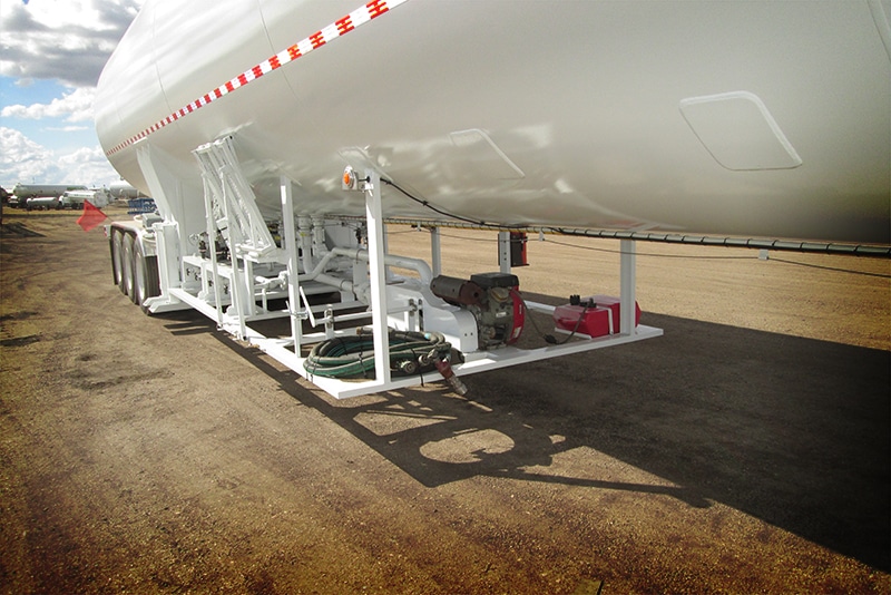 Under-tank framework & piping on Porta-pak by Westmor Industries